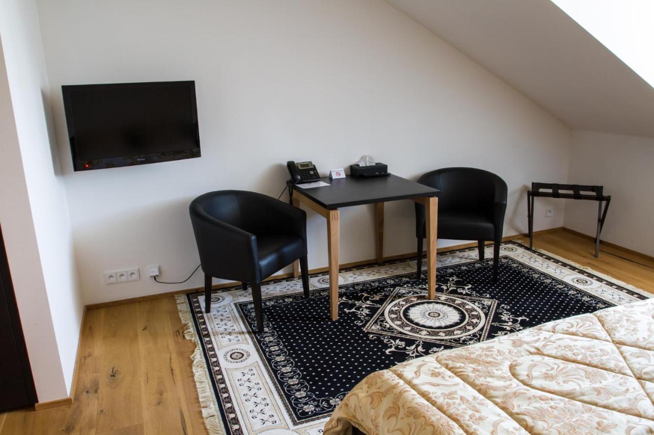 Hotel Panstvi Dlouha Lhota ภายนอก รูปภาพ