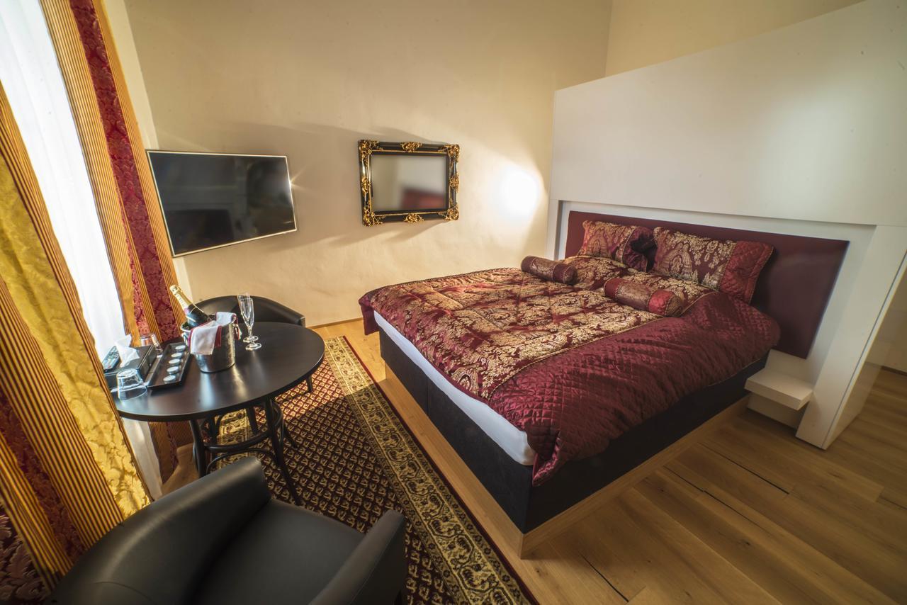 Hotel Panstvi Dlouha Lhota ภายนอก รูปภาพ