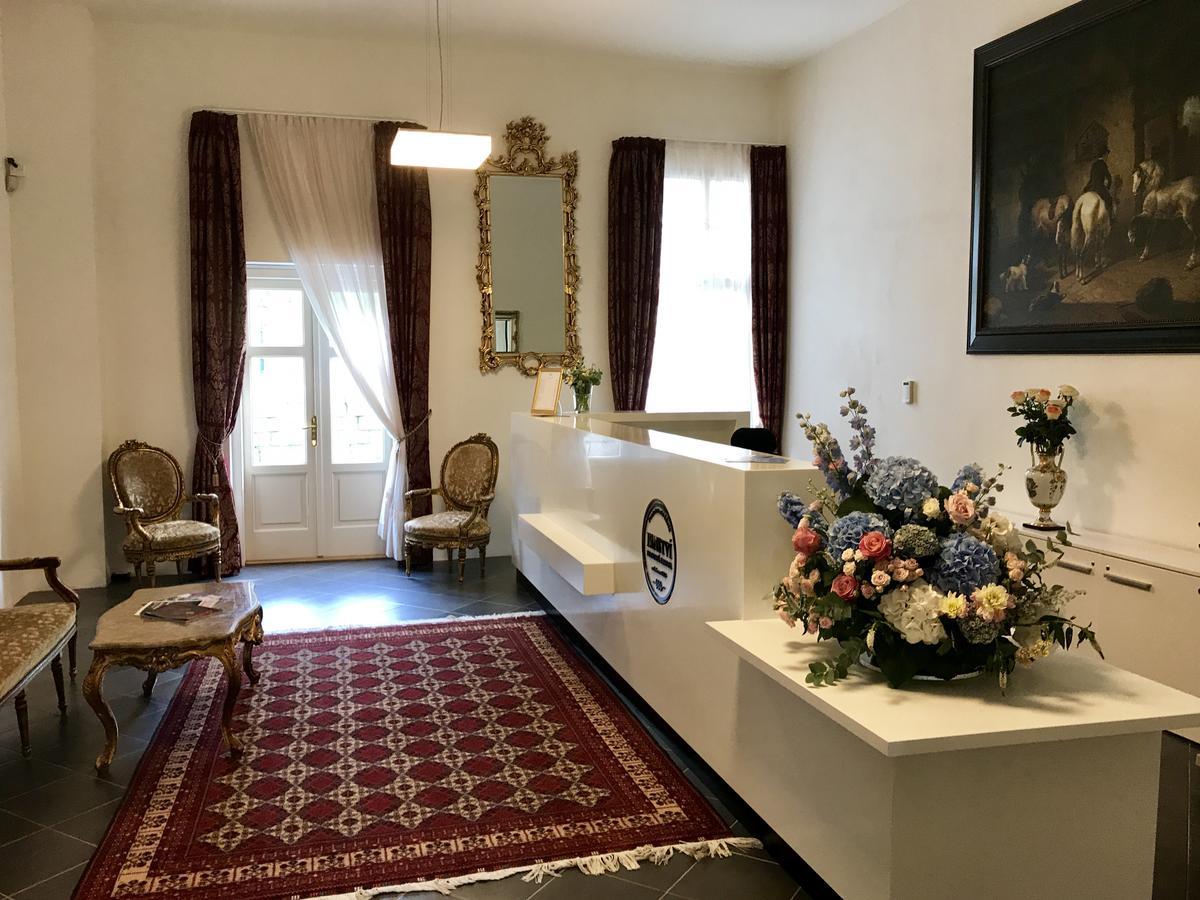 Hotel Panstvi Dlouha Lhota ภายนอก รูปภาพ